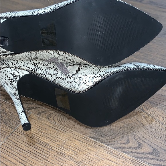 NIB Snake Print Booties - Picture 5 of 5